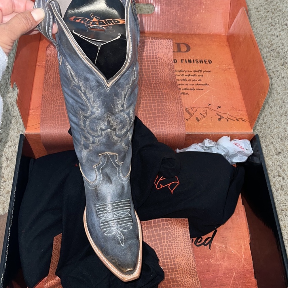 🧊 🧊 Freebird woodland boots color ice